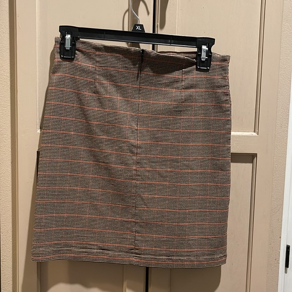 Skirt - Picture 2 of 2